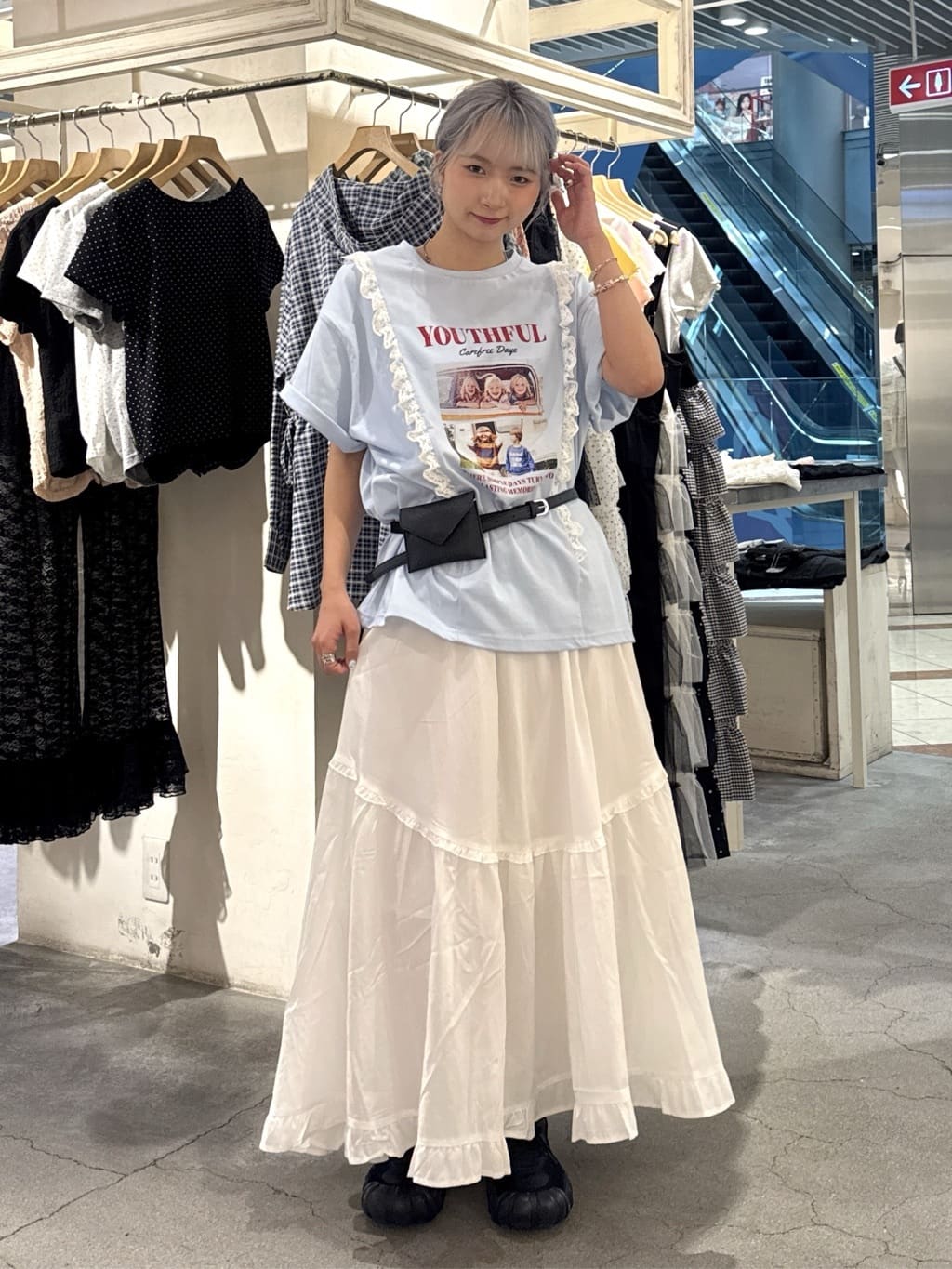 w closet Logo Lace Tee - Image 44