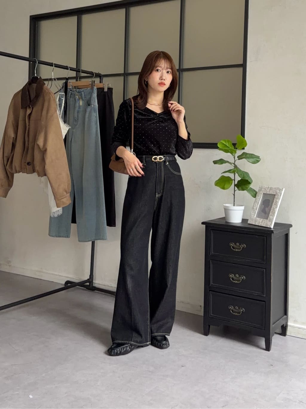 Thevon 水鑽絨面 V領Top with choker - Image 34