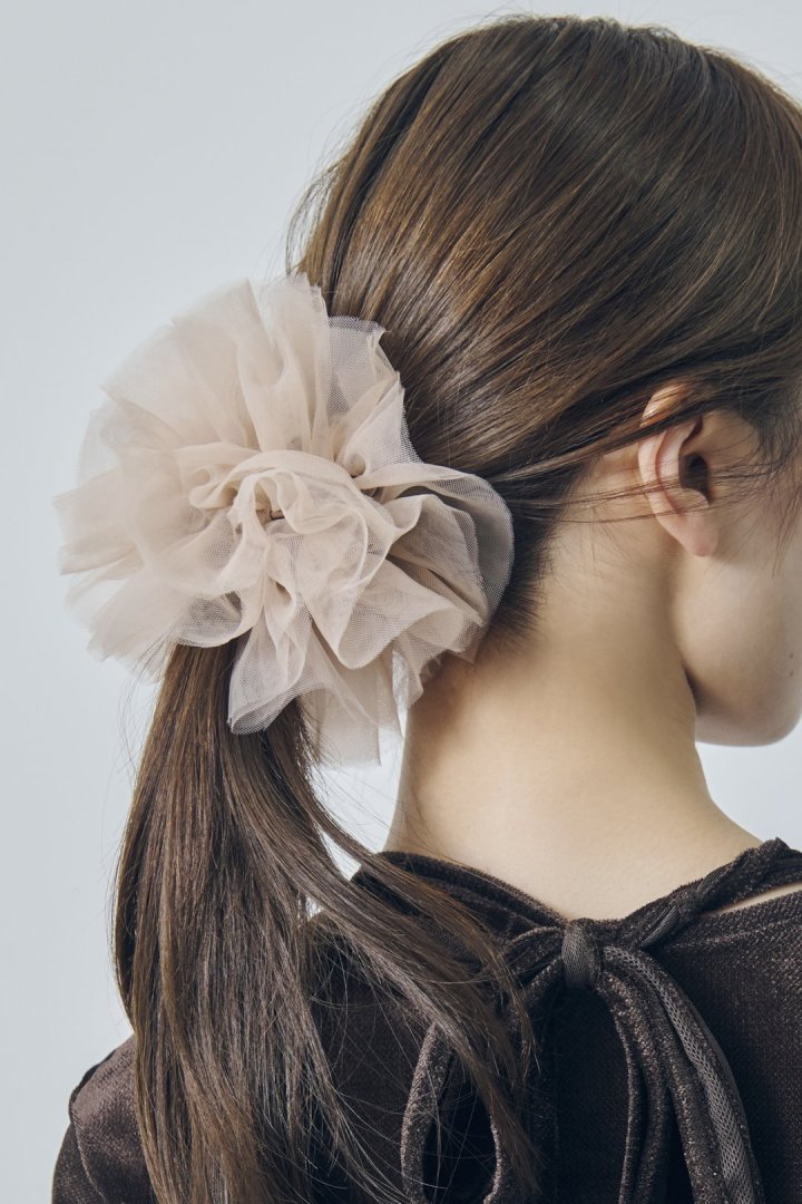 GOLDY Tulle orb scrunchie - Image 7