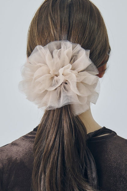 GOLDY Tulle orb scrunchie - Image 9