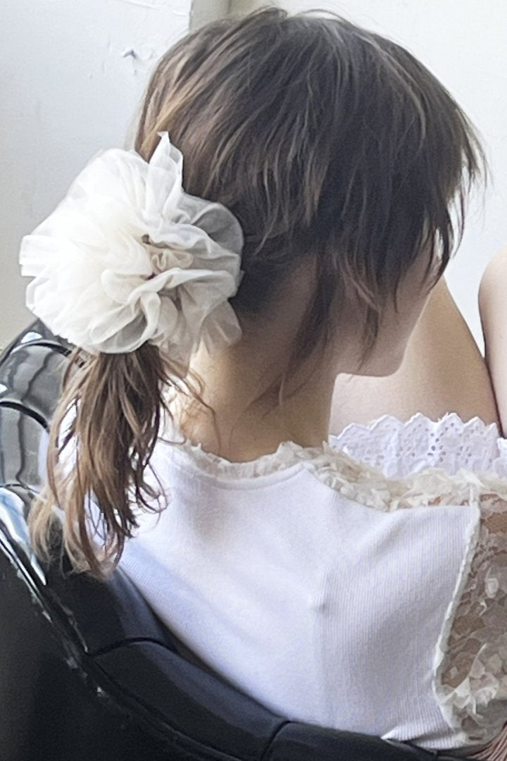 GOLDY Tulle orb scrunchie - Image 6