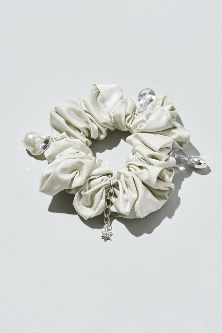GOLDY glow charm satin scrunchie - Image 2