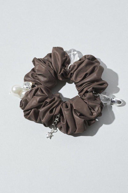 GOLDY glow charm satin scrunchie - Image 3