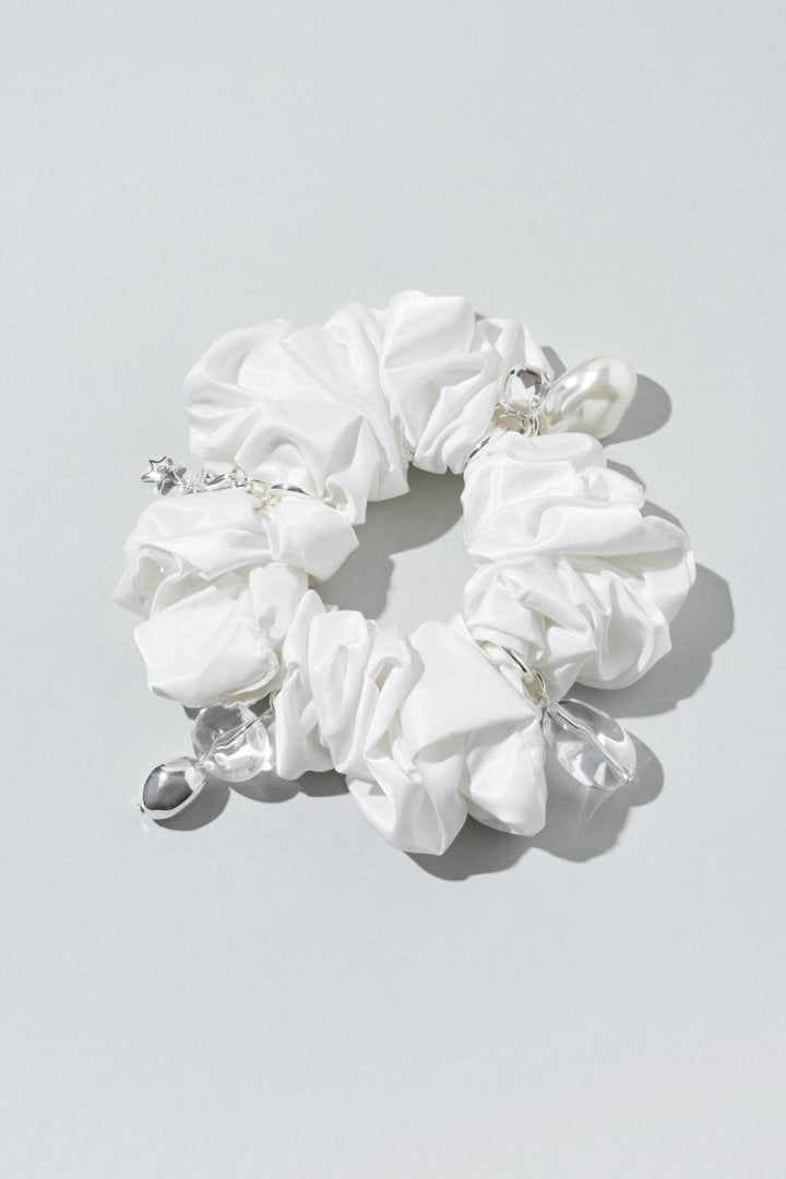 GOLDY glow charm satin scrunchie - Image 4