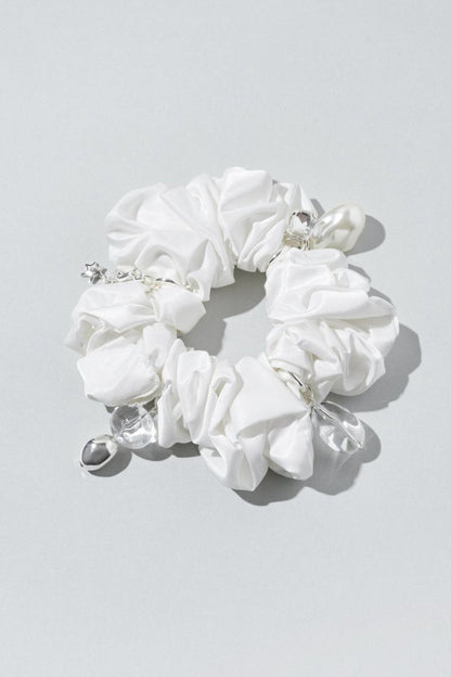 GOLDY glow charm satin scrunchie - Image 4