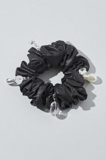 GOLDY glow charm satin scrunchie - Image 5