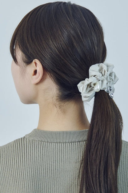 GOLDY glow charm satin scrunchie - Image 7