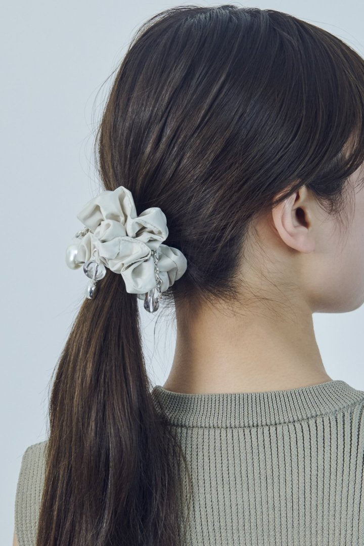GOLDY glow charm satin scrunchie - Image 9