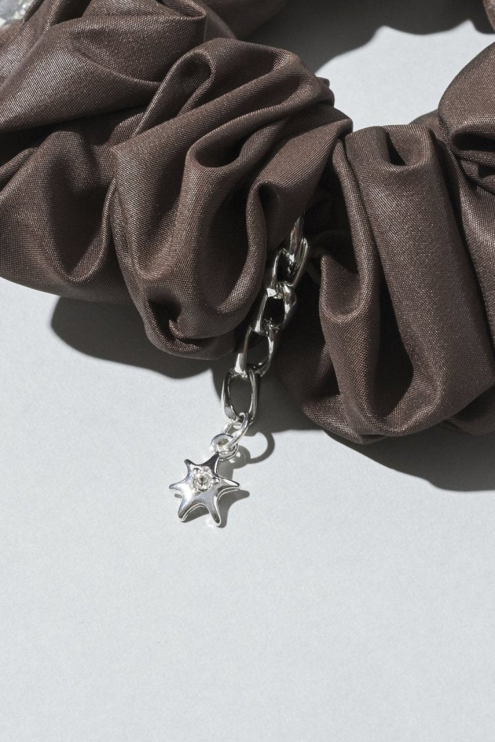 GOLDY glow charm satin scrunchie - Image 23