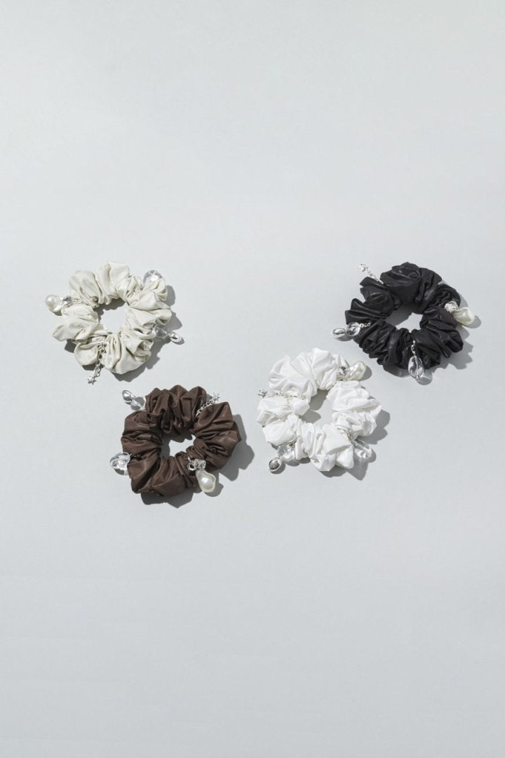 GOLDY glow charm satin scrunchie - Image 24