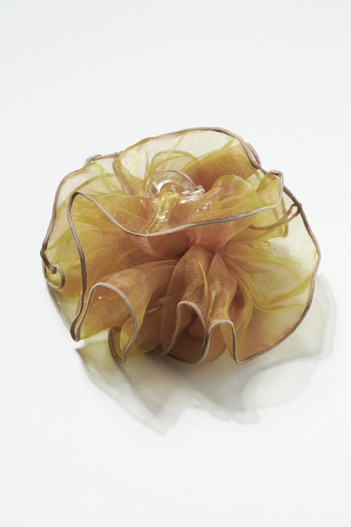 GOLDY Sheer Ruffle 大鯊魚夾 - Image 5