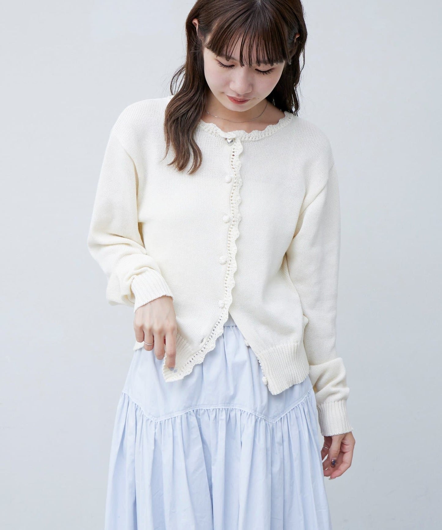 umm. By Discoat 心心紐Cardigan - Image 3