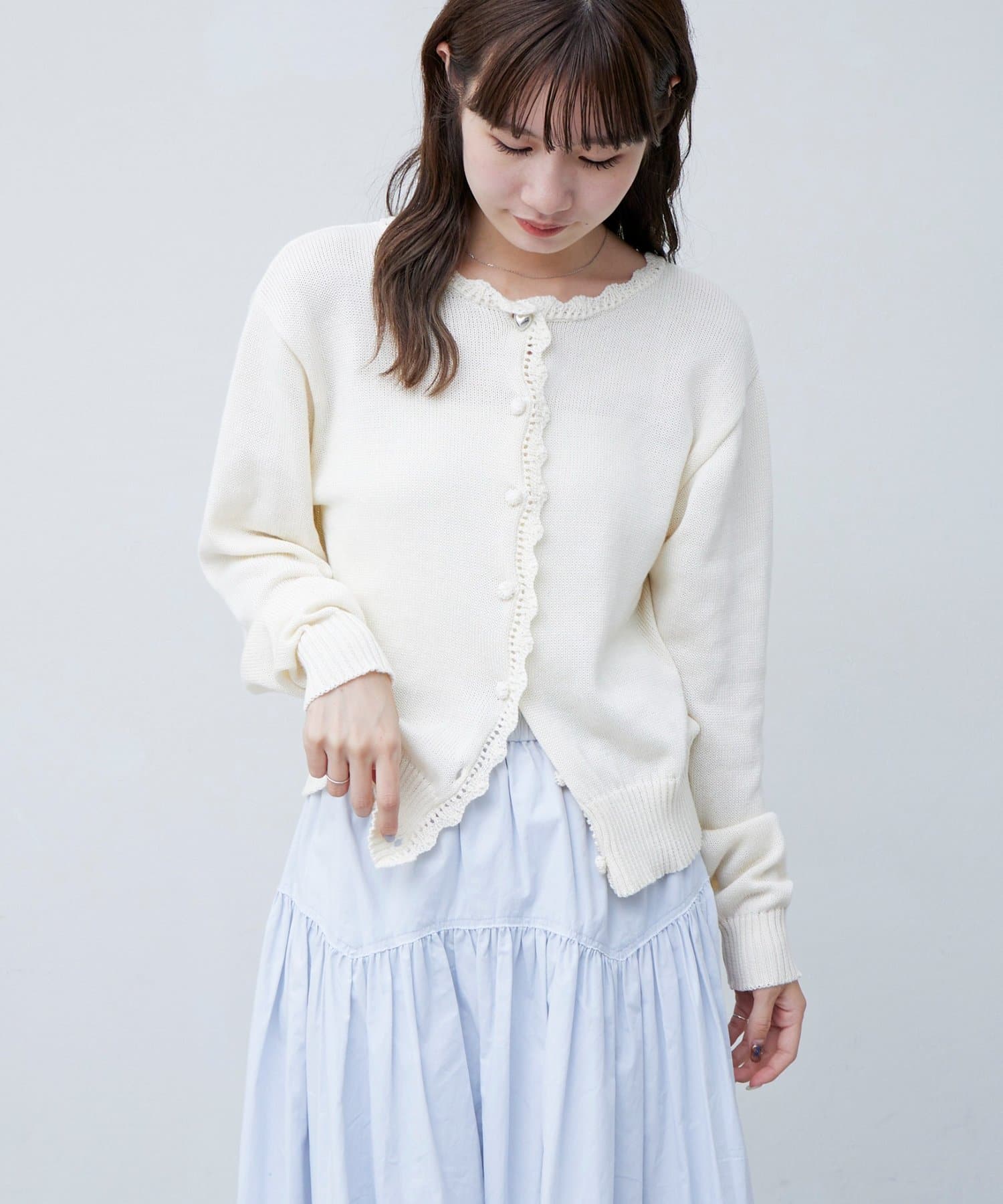 umm. By Discoat 心心紐Cardigan - Image 3