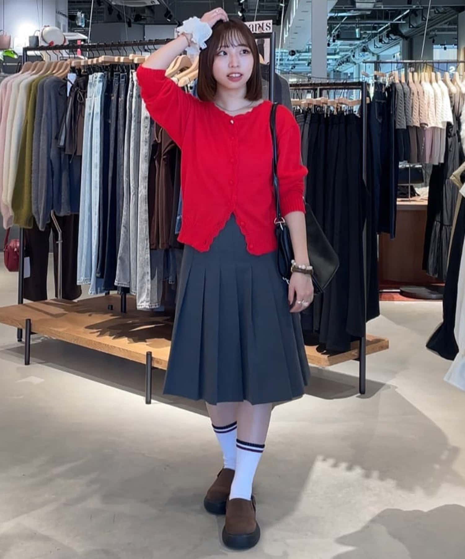 umm. By Discoat 心心紐Cardigan - Image 34