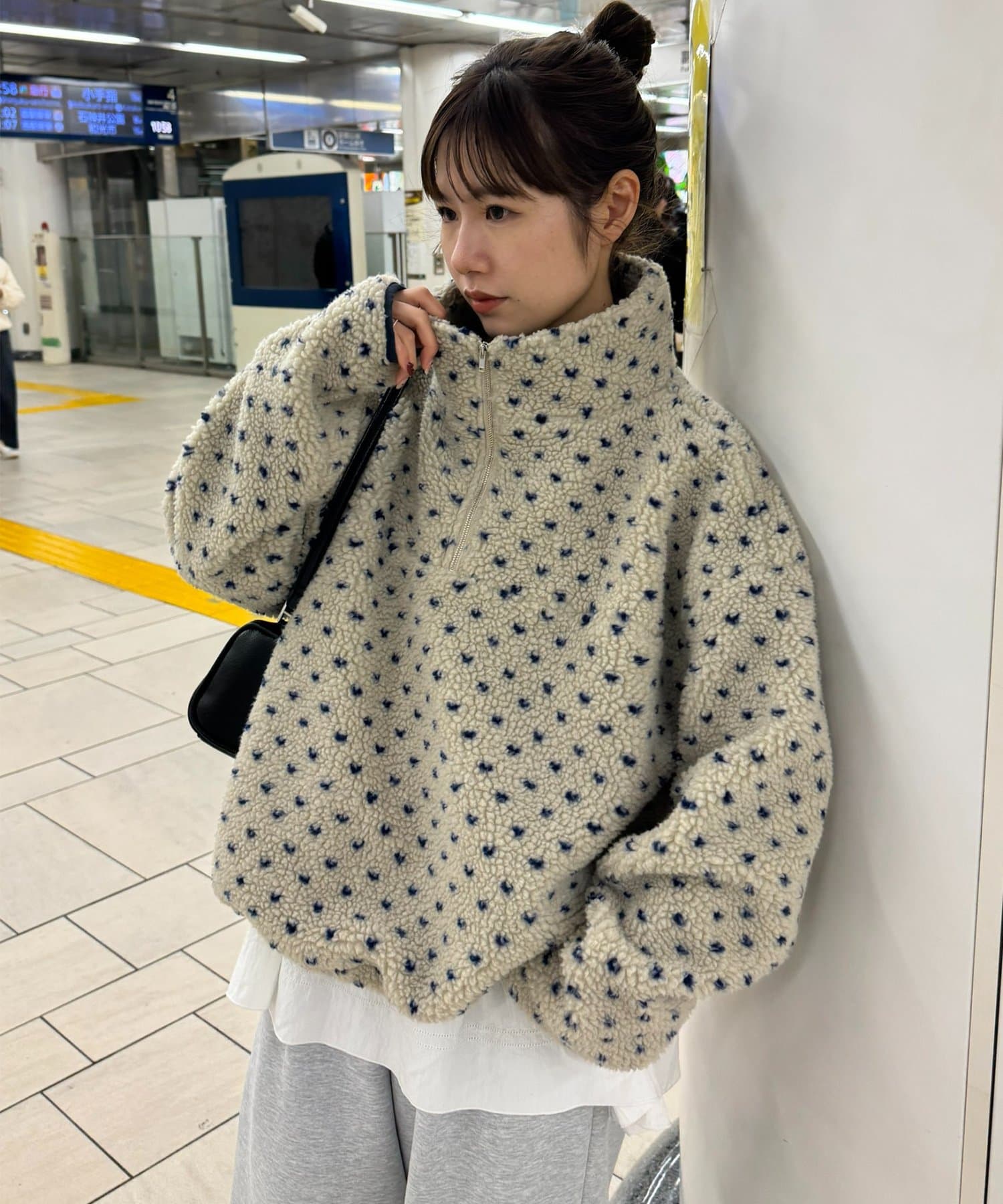 umm. By Discoat 毛毛 half-zip top - Image 6