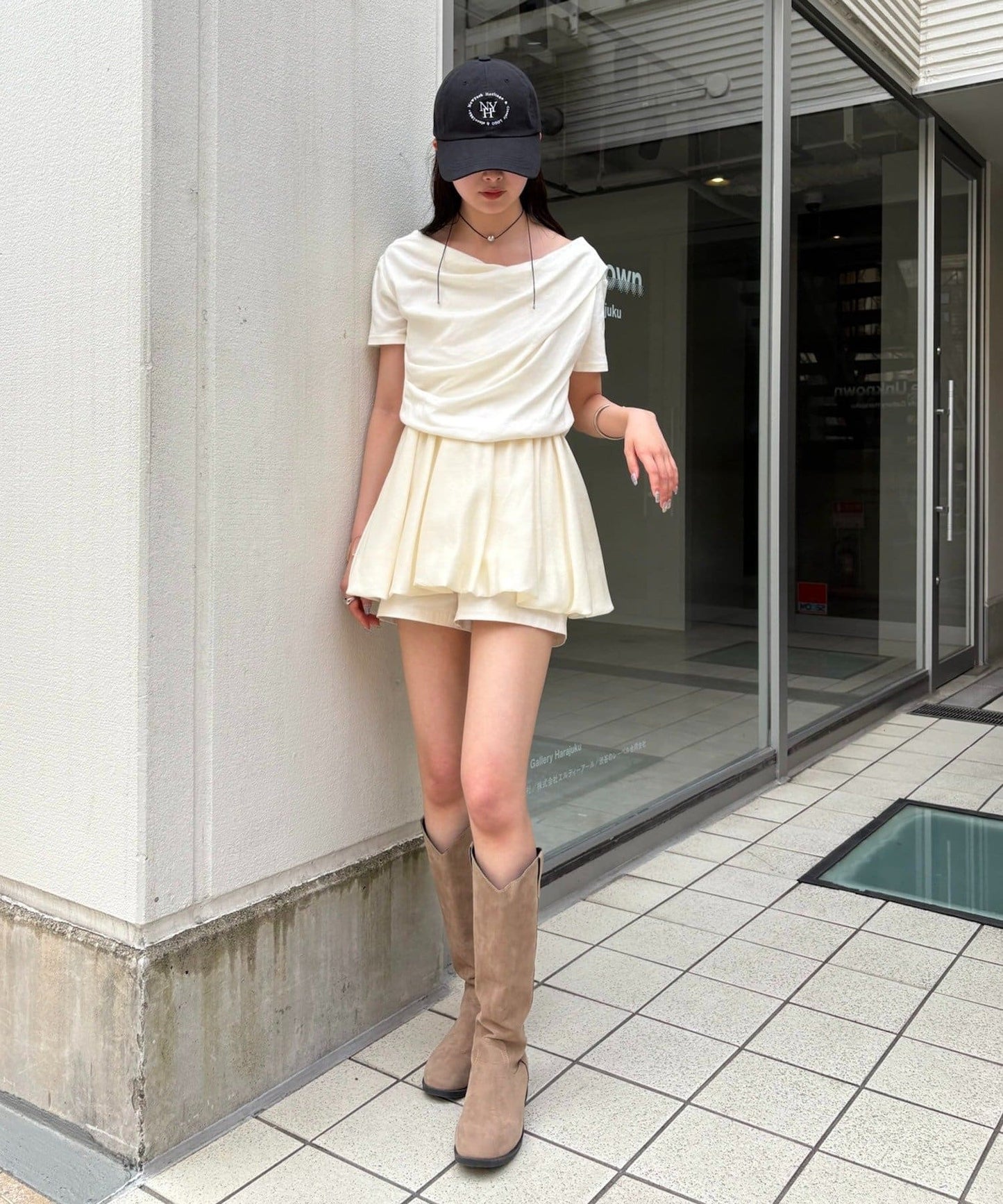 Mystic Off-shoulder T-shirt - Image 15