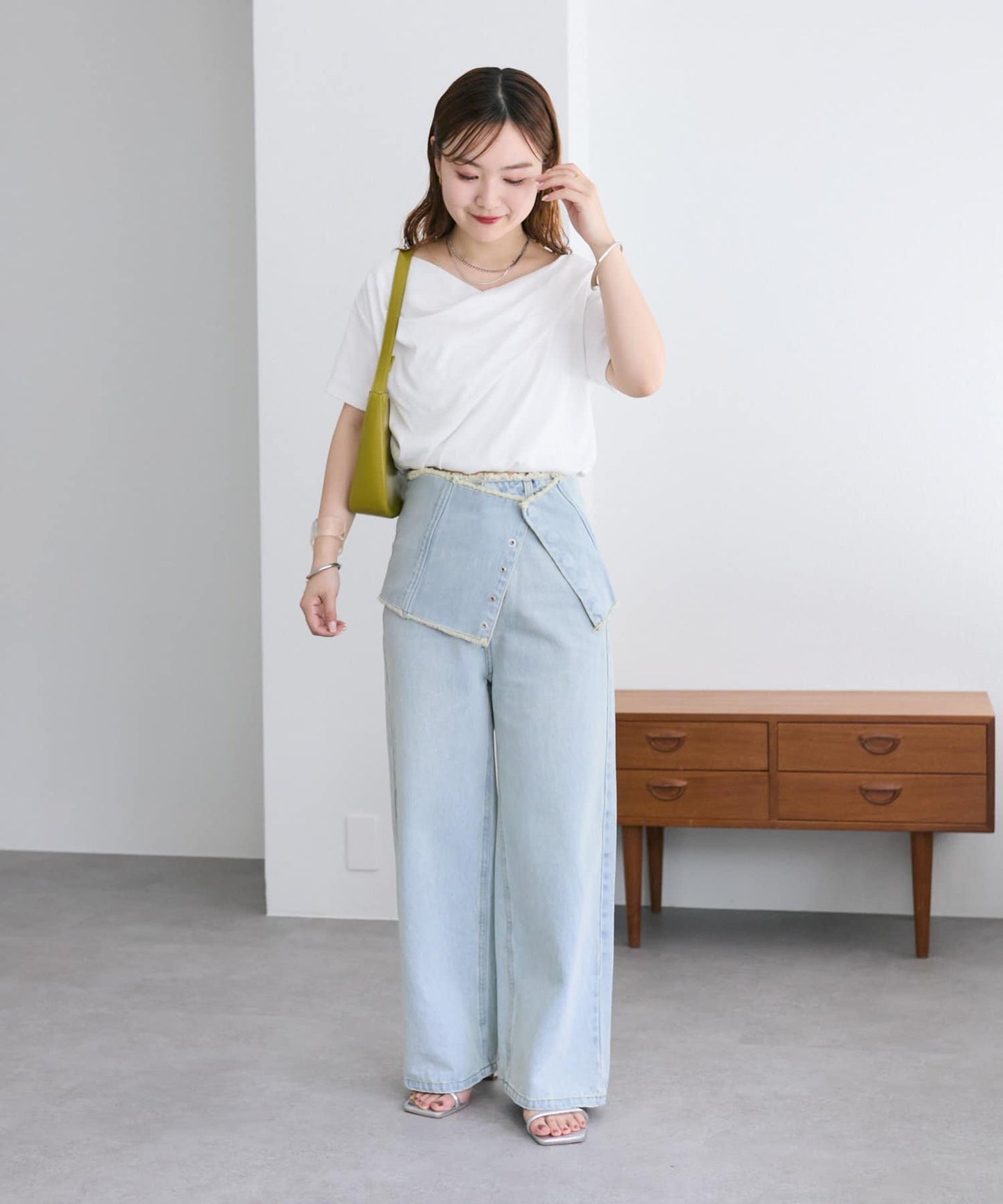 Mystic Off-shoulder T-shirt - Image 22