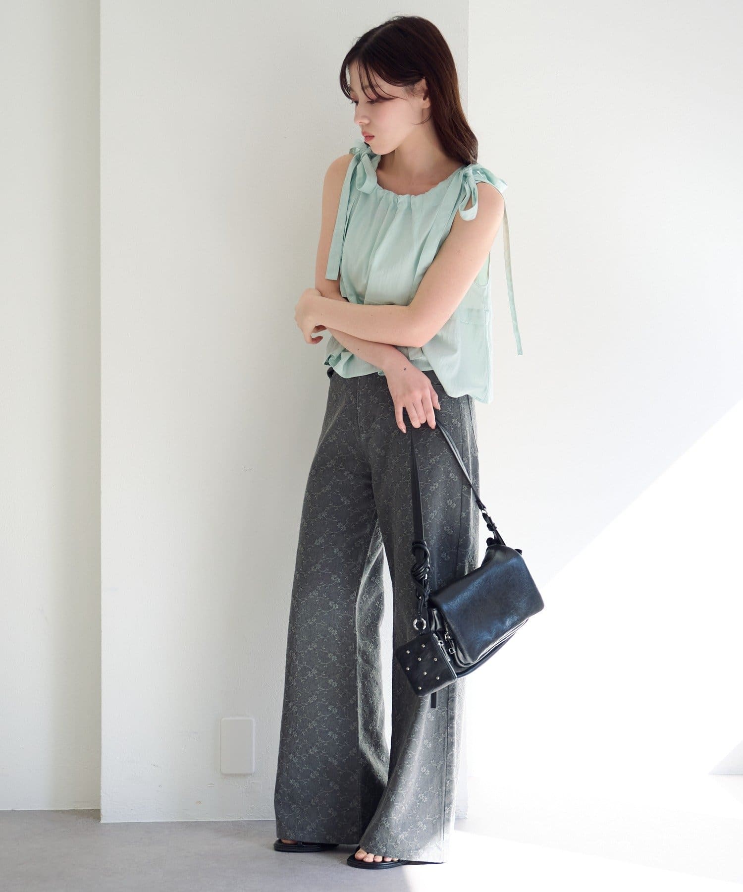 Kastane [Straight] floral embroidered denim - Image 11