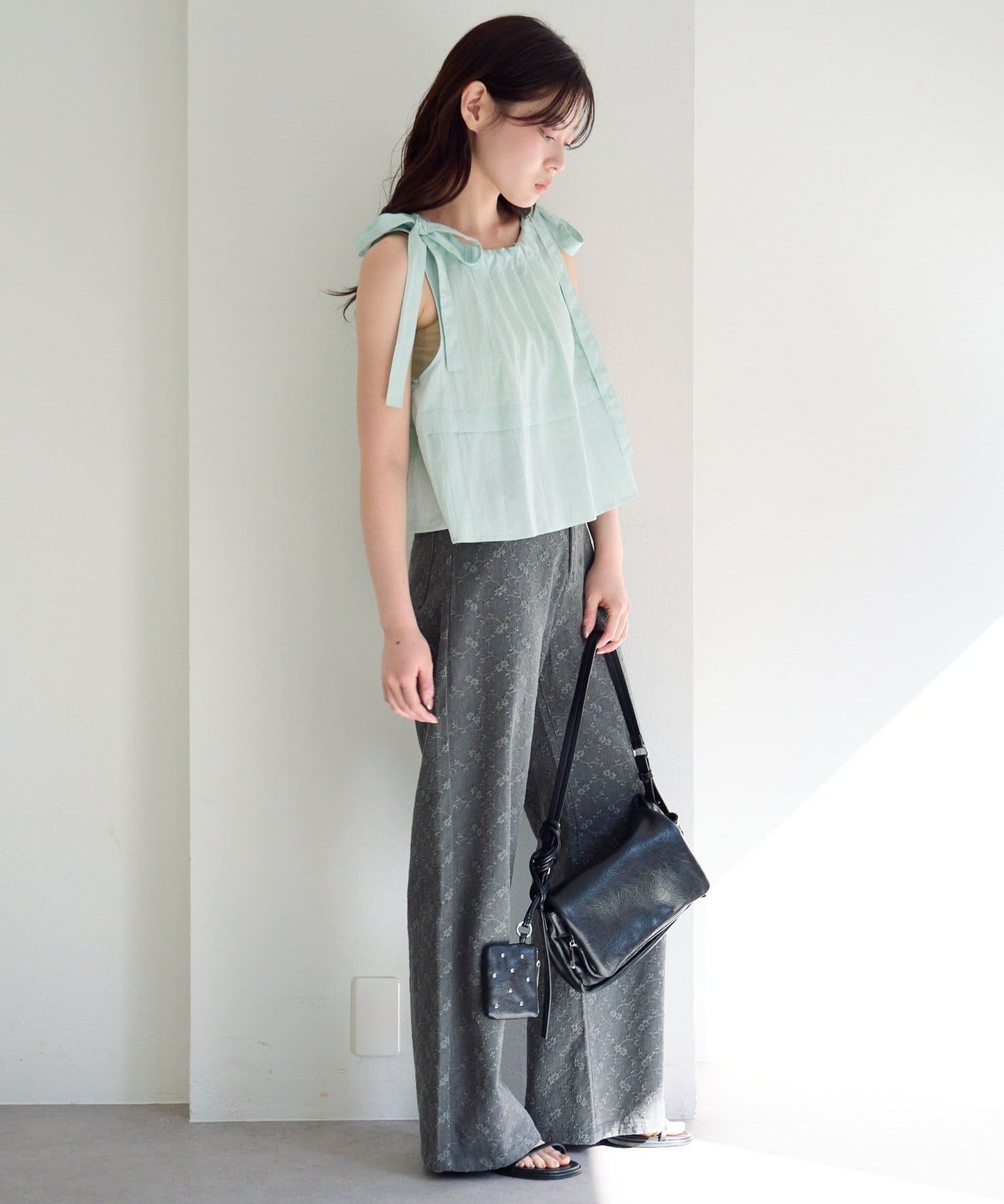 Kastane [Straight] floral embroidered denim - Image 13
