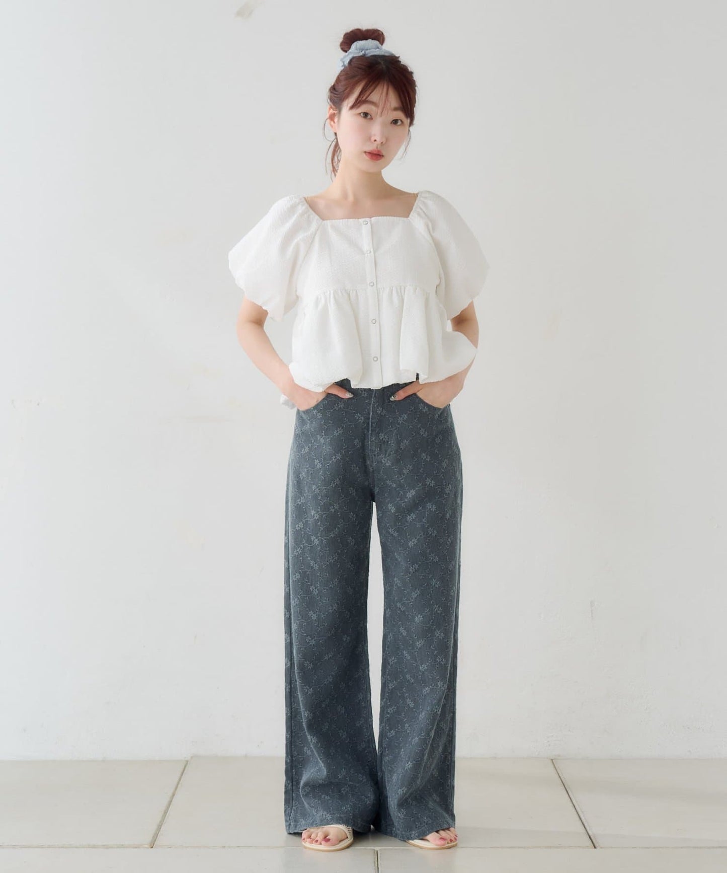 Kastane [Straight] floral embroidered denim - Image 23