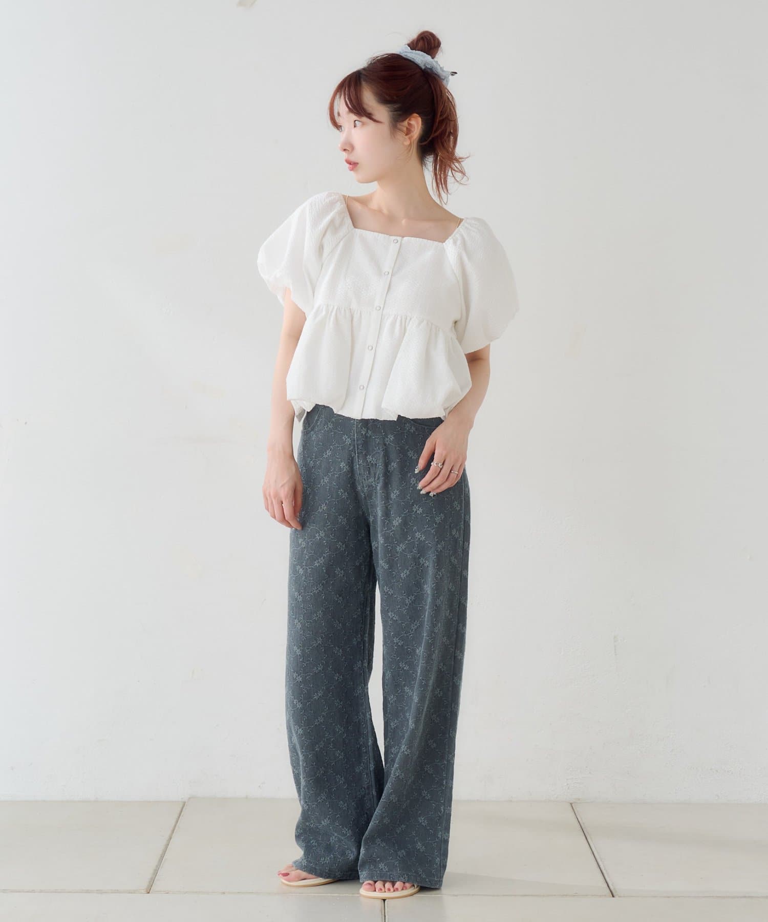 Kastane [Straight] floral embroidered denim - Image 24