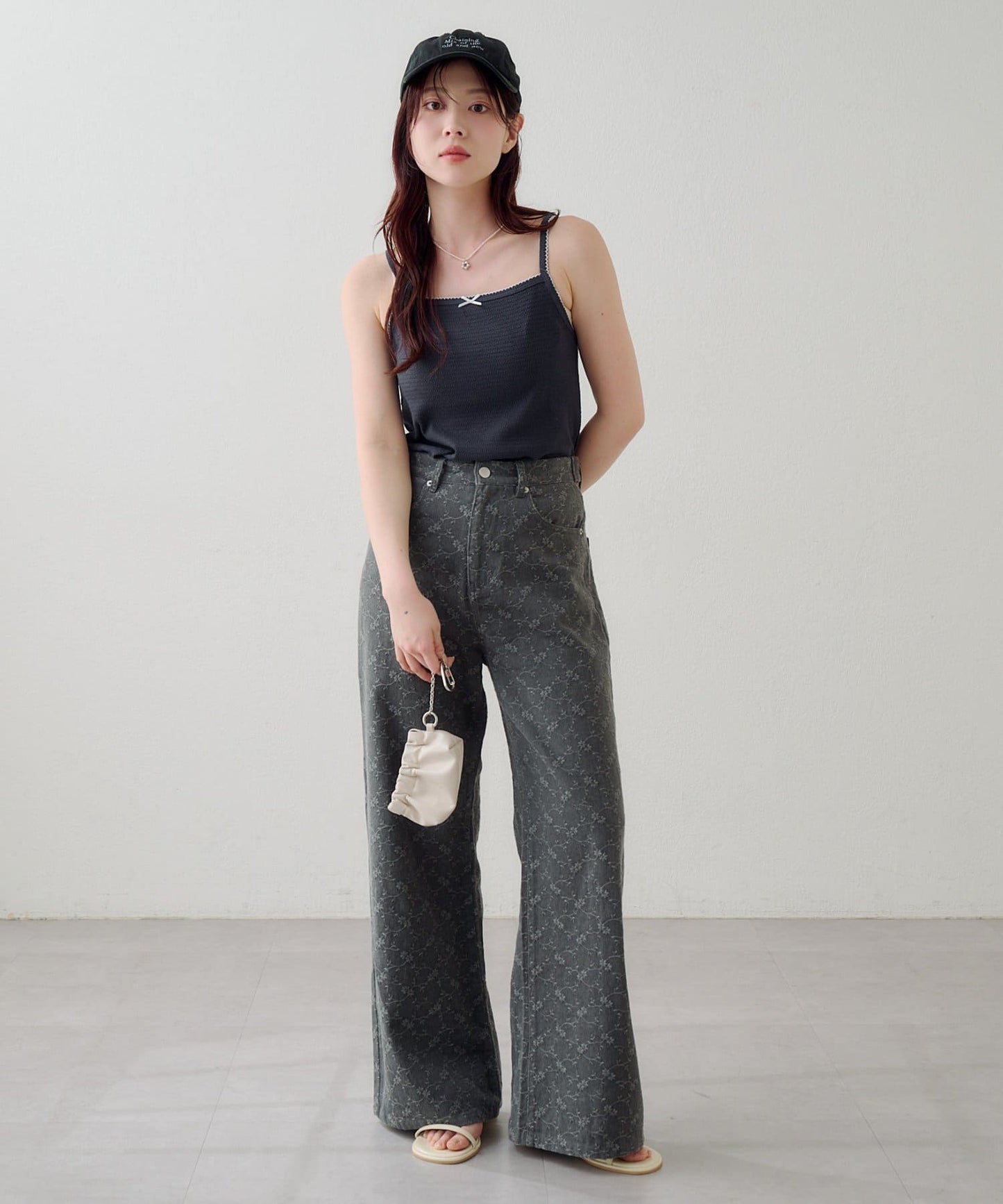 Kastane [Straight] floral embroidered denim - Image 25