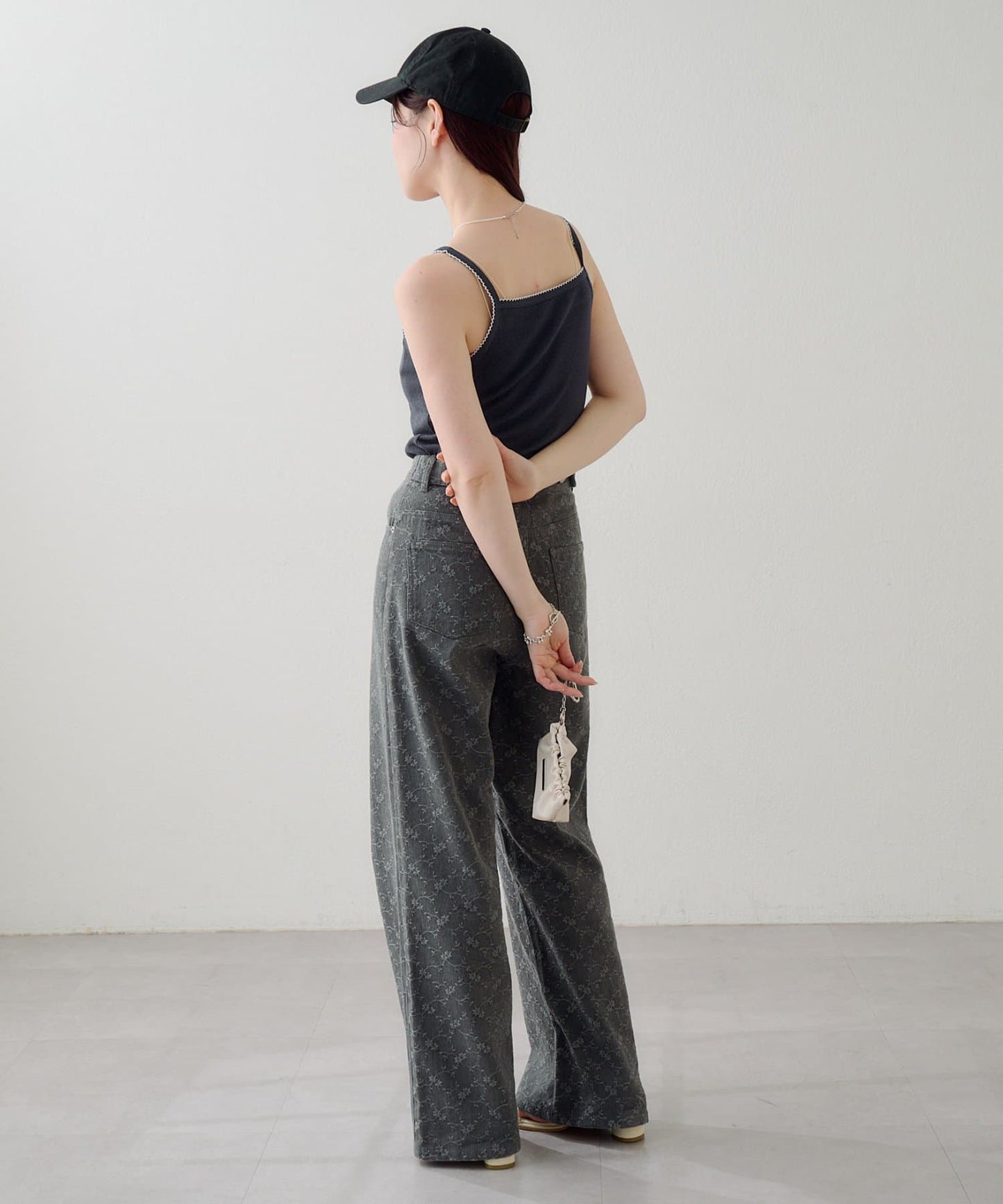 Kastane [Straight] floral embroidered denim - Image 27