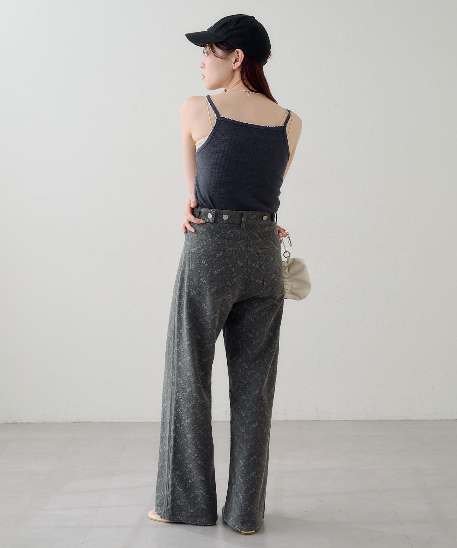 Kastane [Straight] floral embroidered denim - Image 28