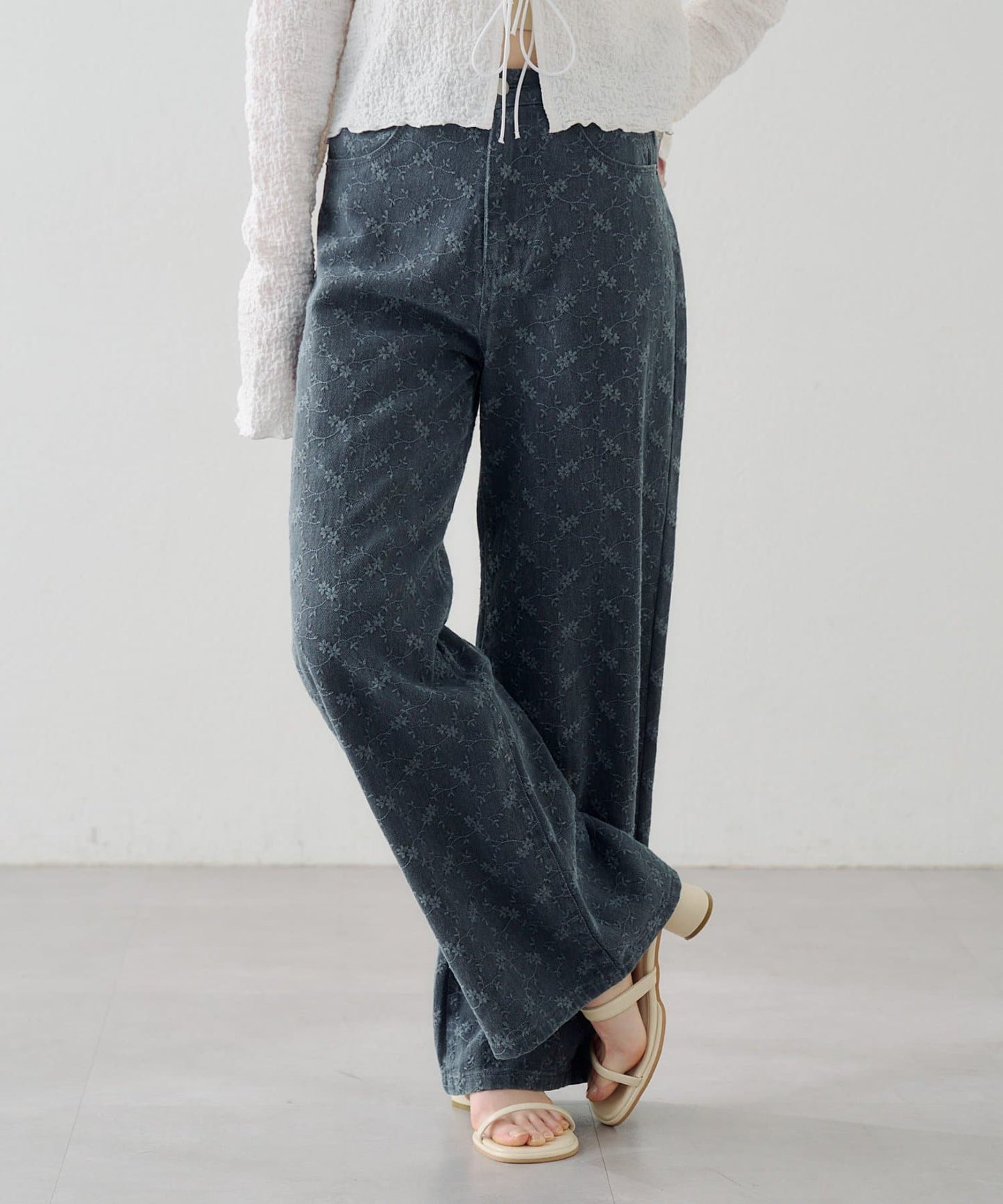 Kastane [Straight] floral embroidered denim - Image 35