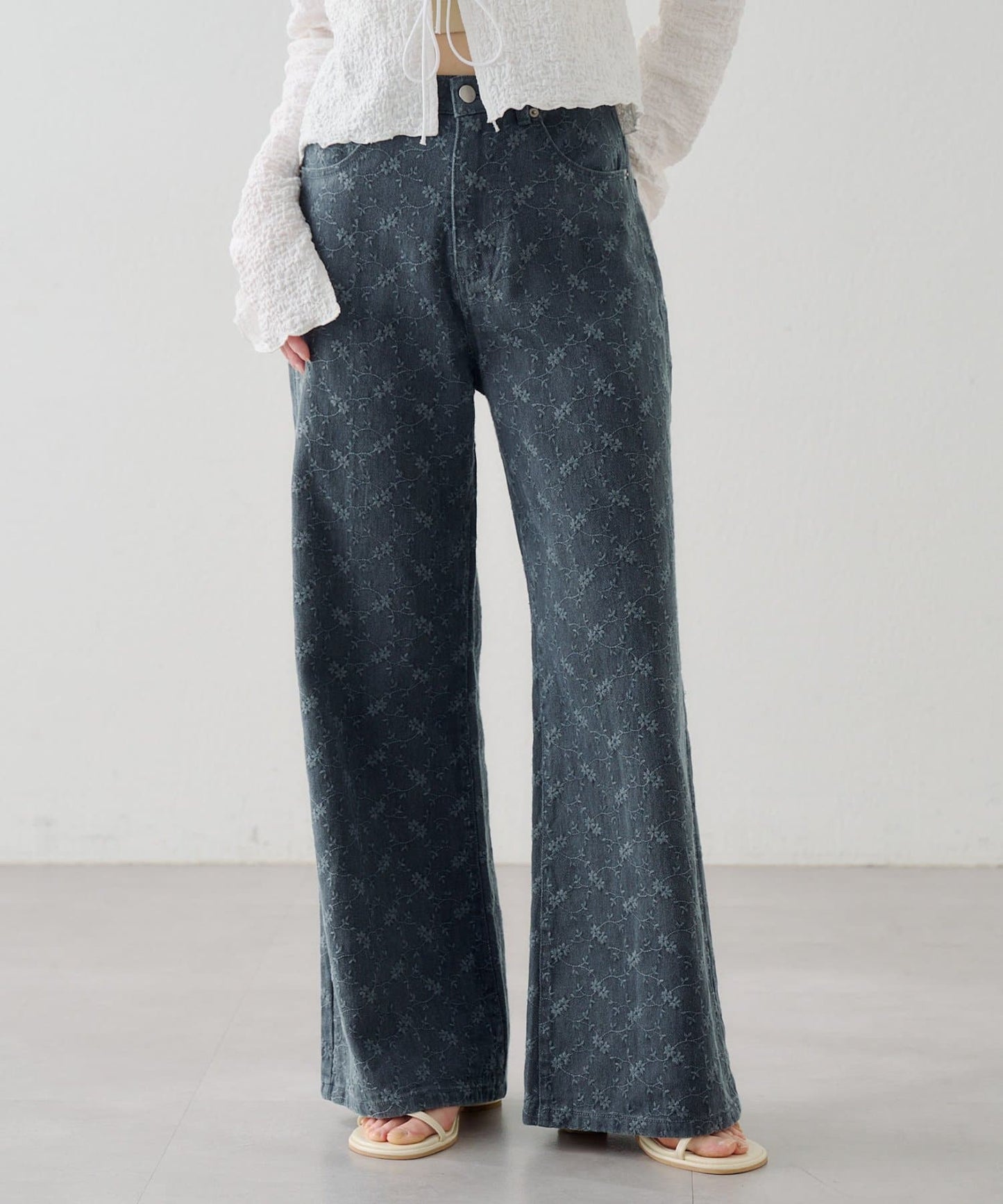 Kastane [Straight] floral embroidered denim - Image 36