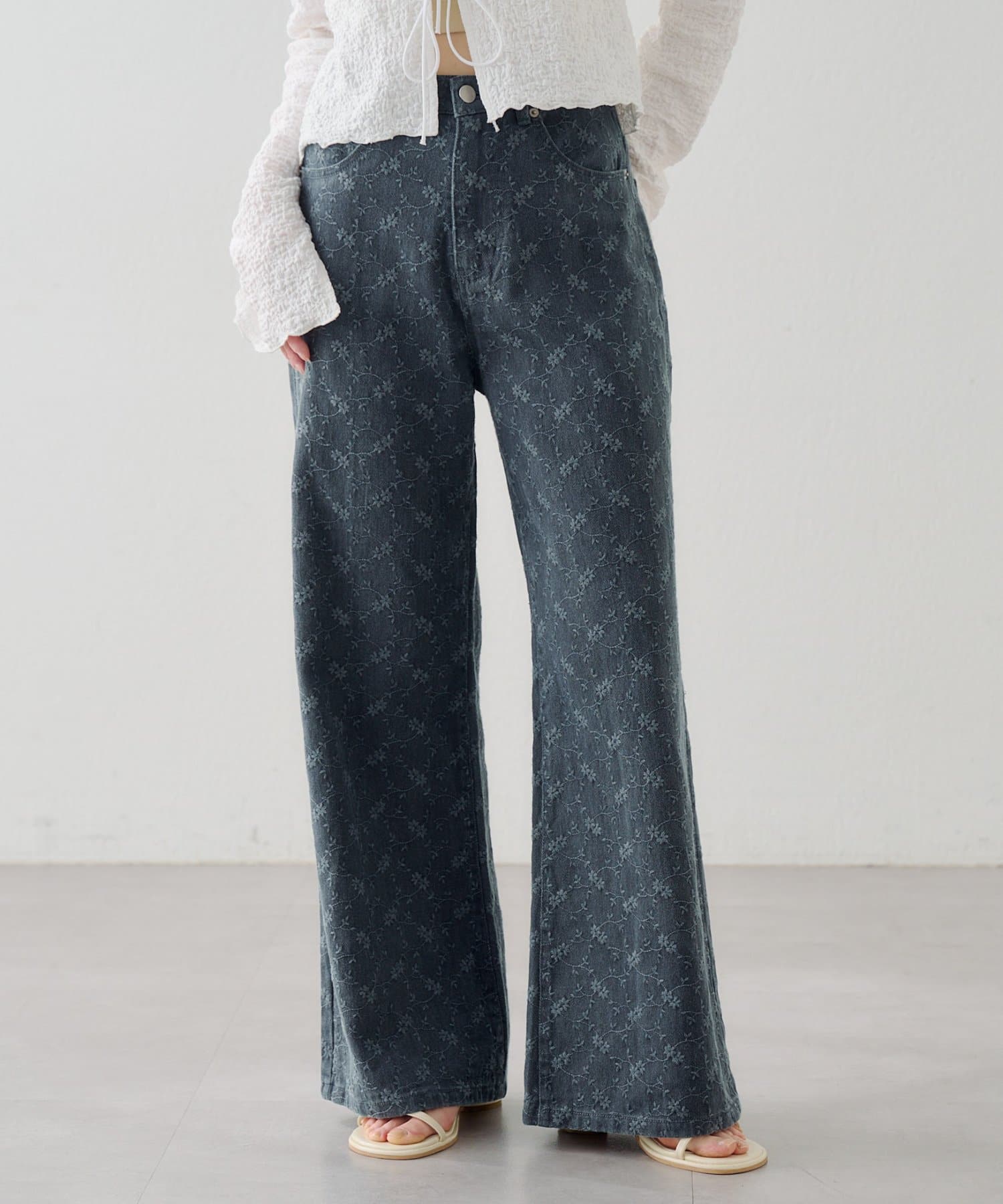 Kastane [Straight] floral embroidered denim - Image 36