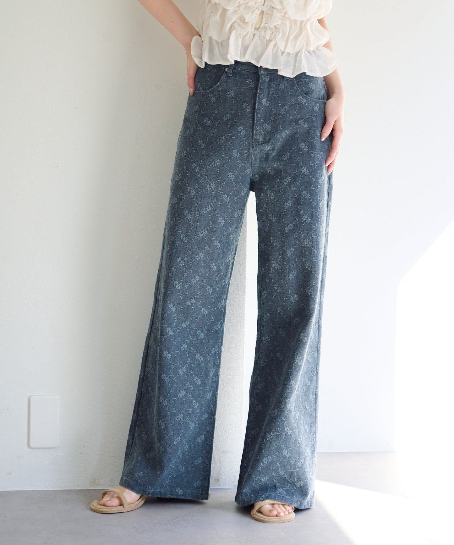 Kastane [Straight] floral embroidered denim - Image 48