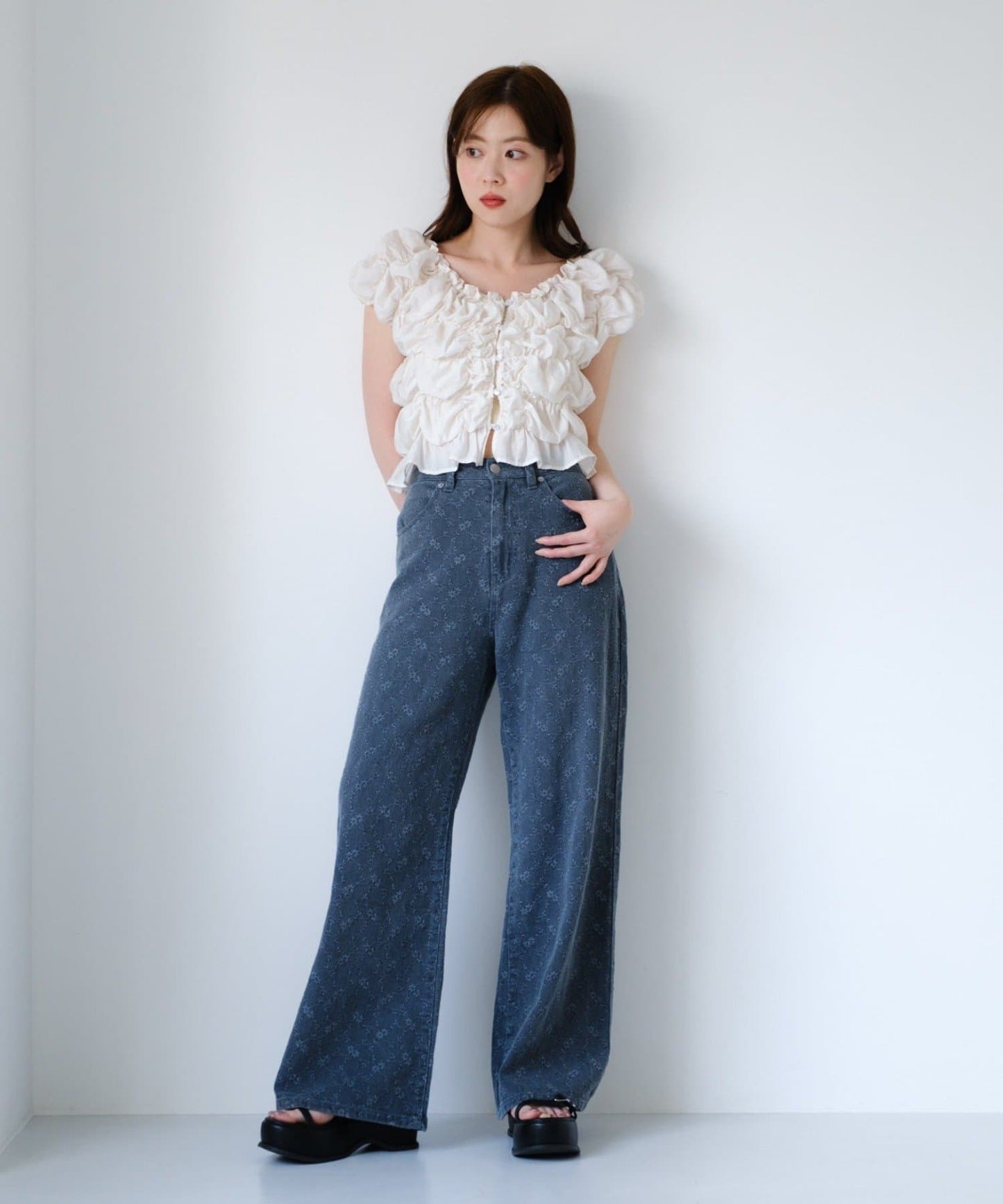 Kastane [Straight] floral embroidered denim - Image 59