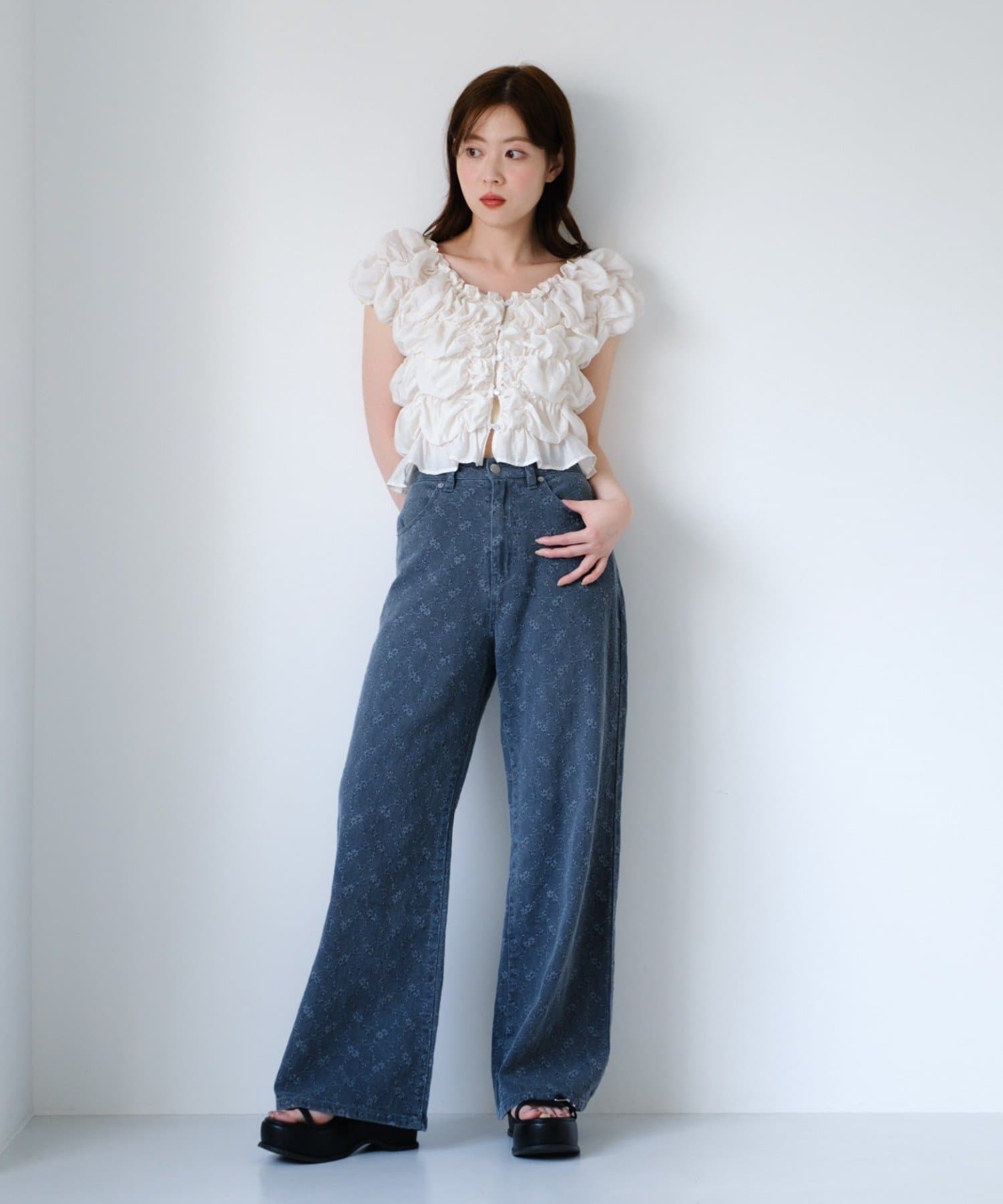 Kastane [Straight] floral embroidered denim - Image 59
