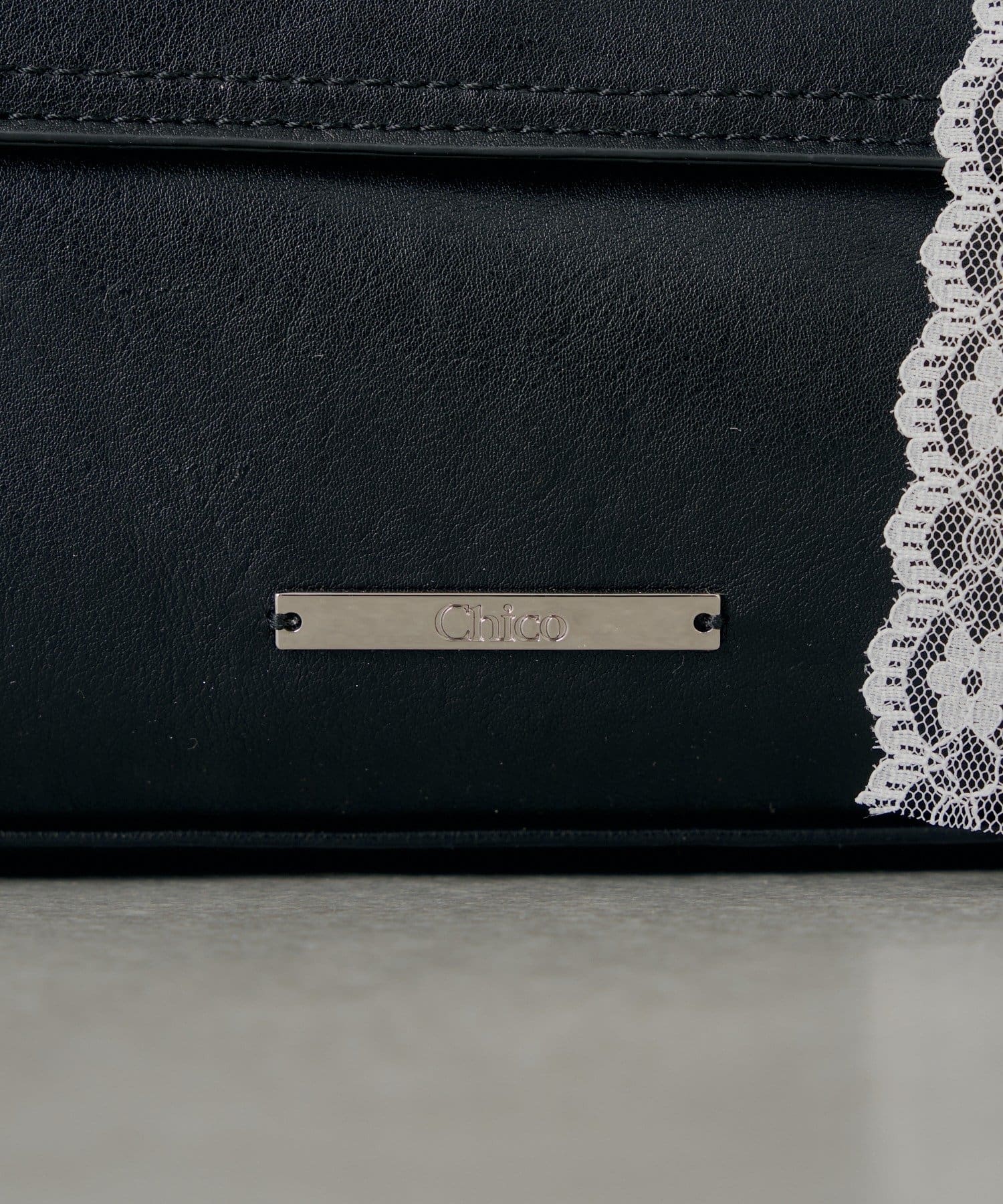 [Set Fair Item #11] CHICO belt handle bag with charm - Image 14