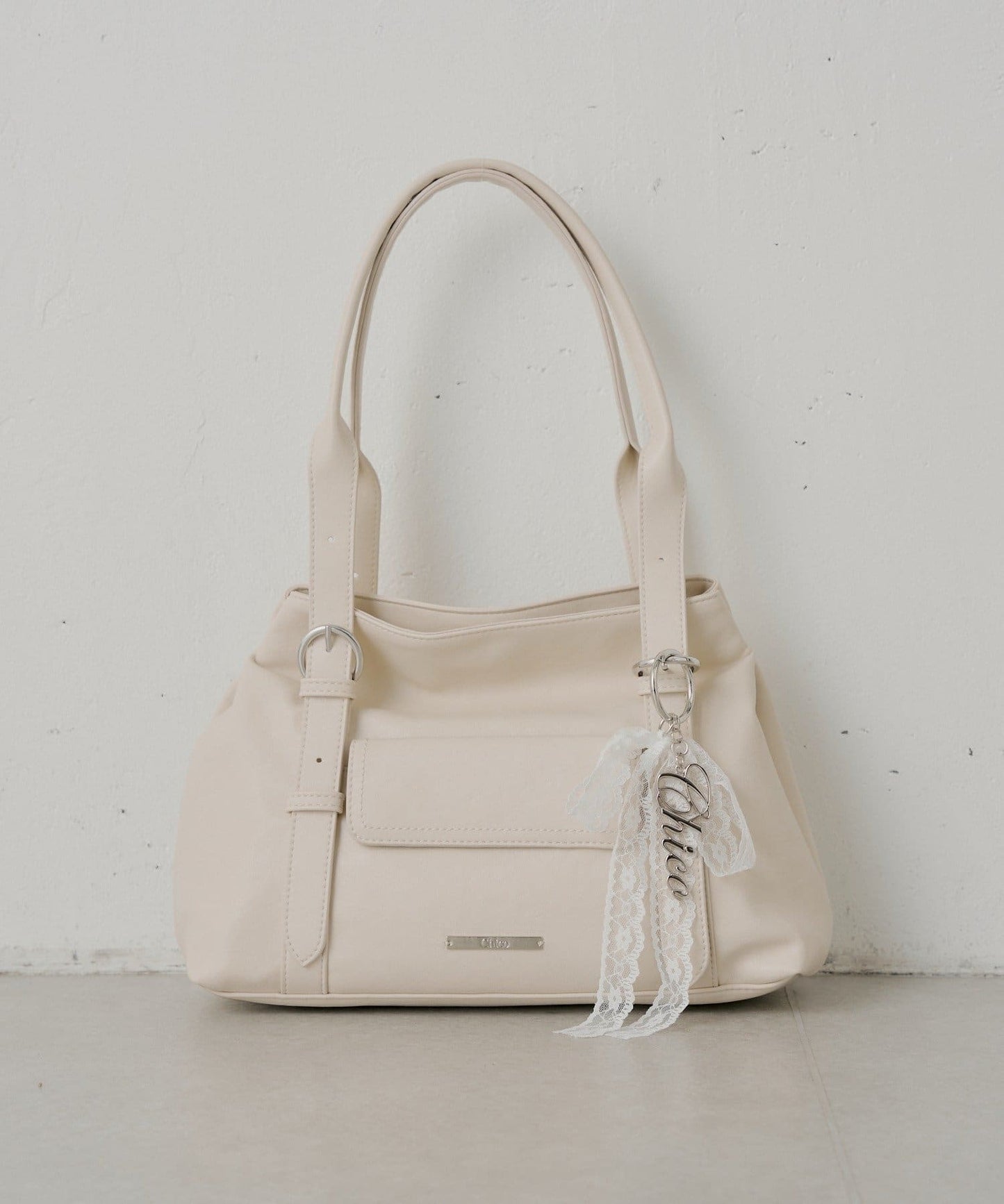 [Set Fair Item #11] CHICO belt handle bag with charm - Image 21