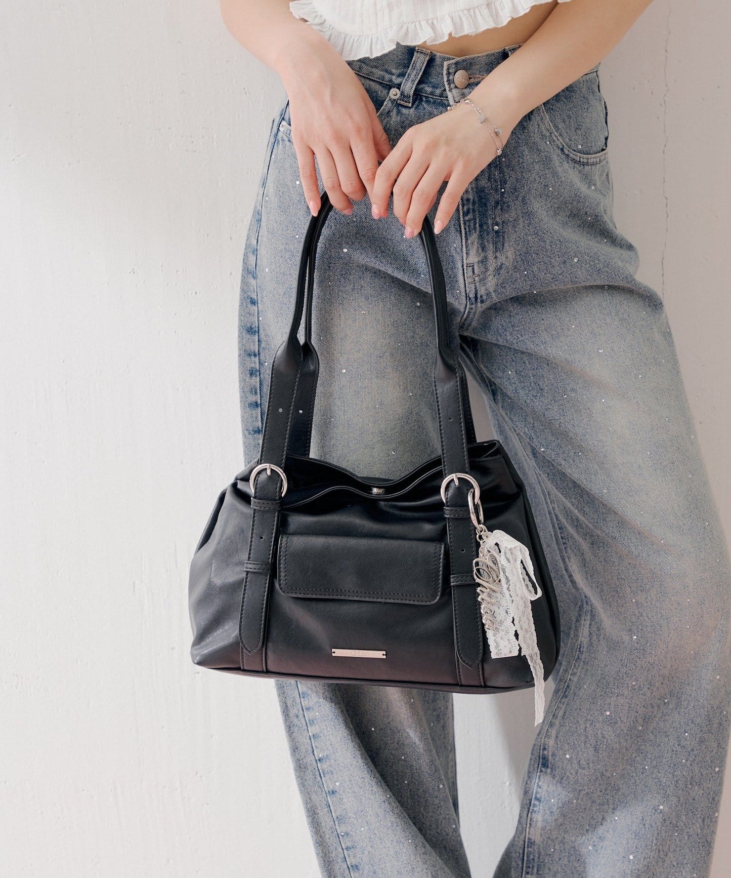 [Set Fair Item #11] CHICO belt handle bag with charm - Image 5