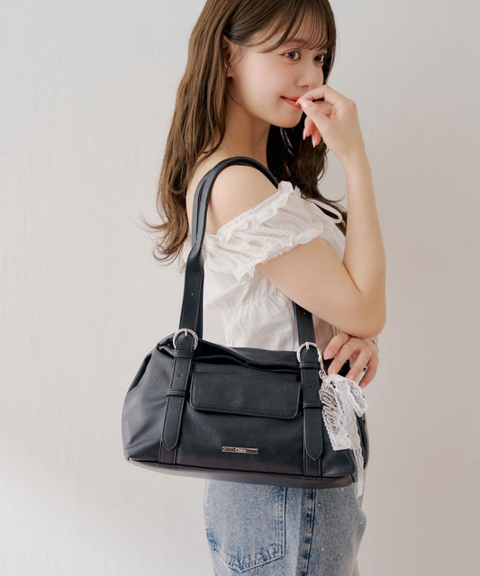 [Set Fair Item #11] CHICO belt handle bag with charm - Image 2