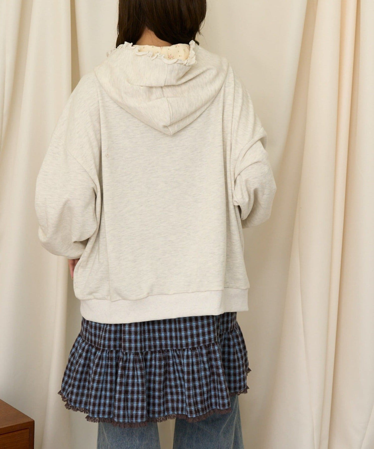 neutral by CIAOPANIC 碎花Logo荷葉邊雙拉鍊連帽Hoodie - Image 15