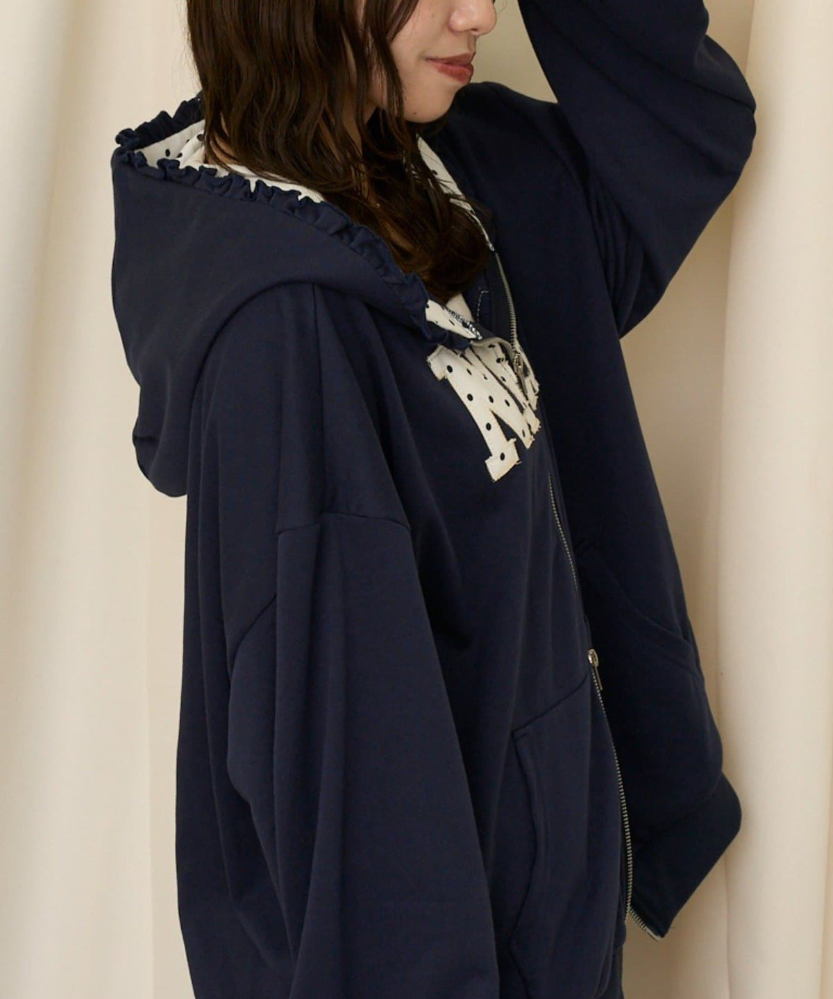 neutral by CIAOPANIC 碎花Logo荷葉邊雙拉鍊連帽Hoodie - Image 31