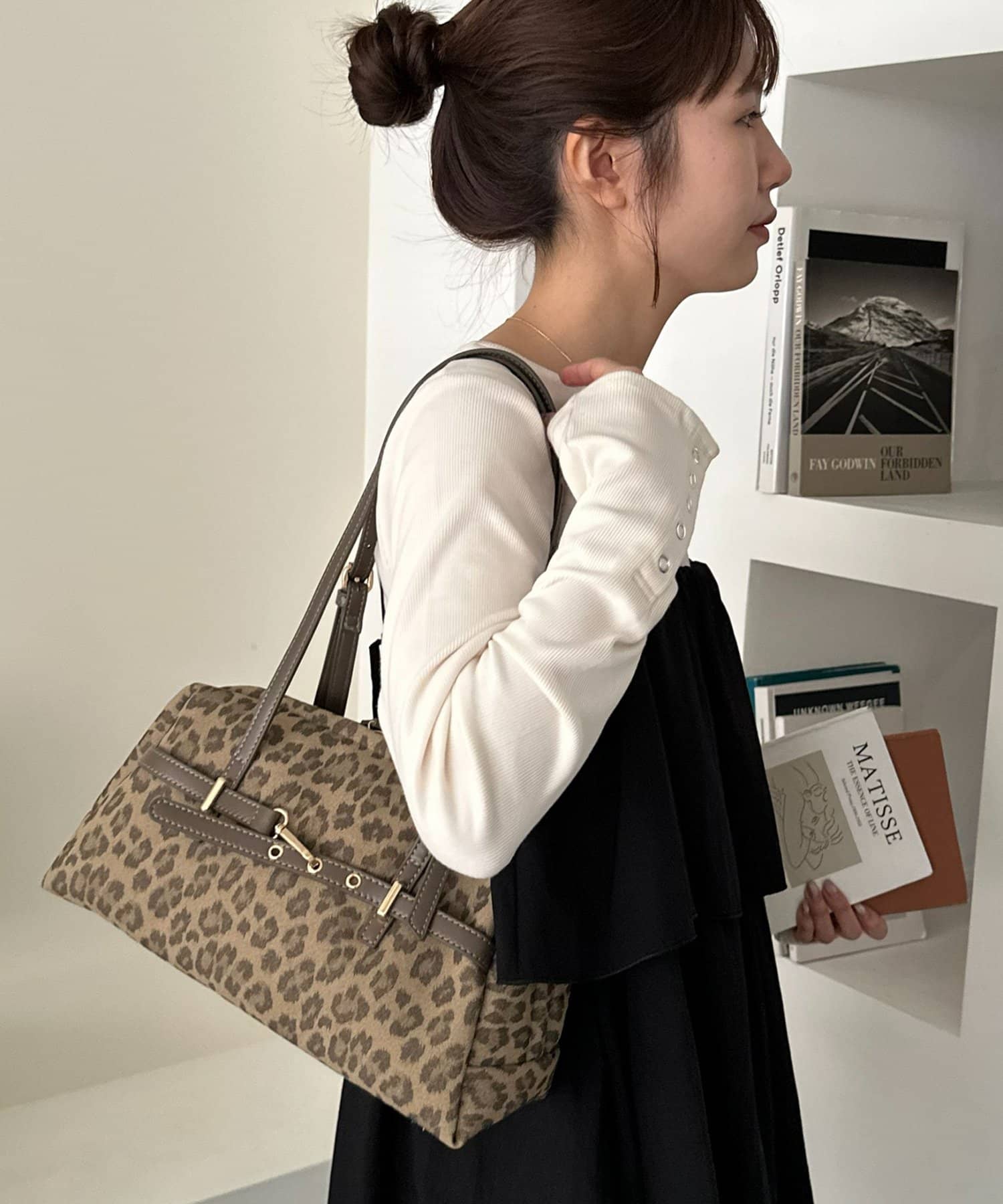 DISCOAT Metal Belt Long Handle Boston Bag - Image 21