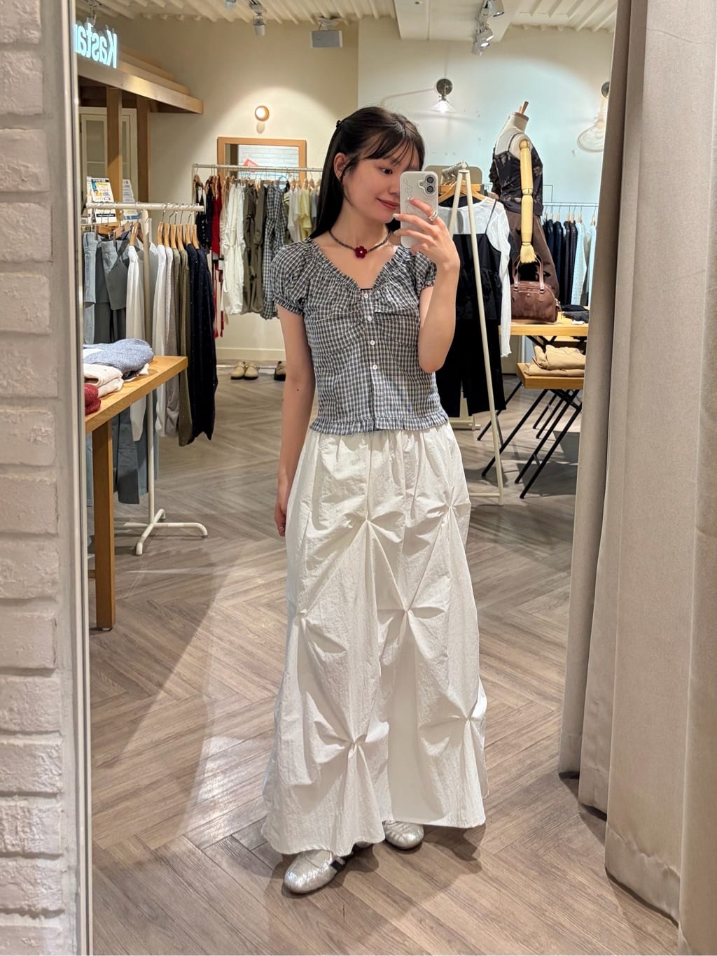 Kastane Flower Tuck Long Skirt - Image 40