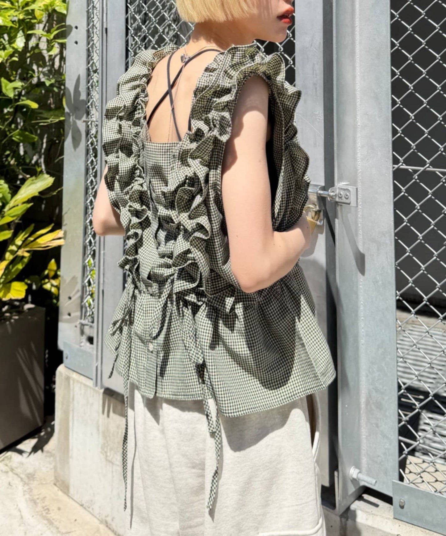 w closet Frilly sleeveless blouse - Image 21