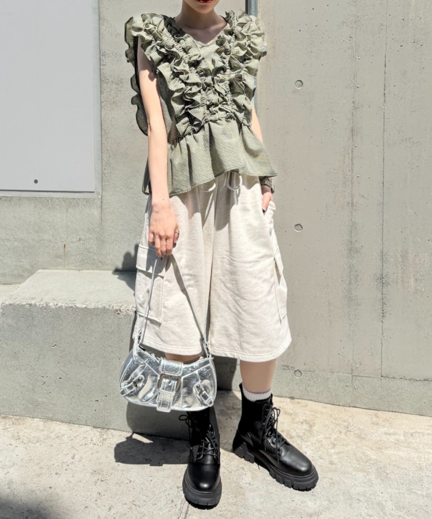 w closet Frilly sleeveless blouse - Image 22