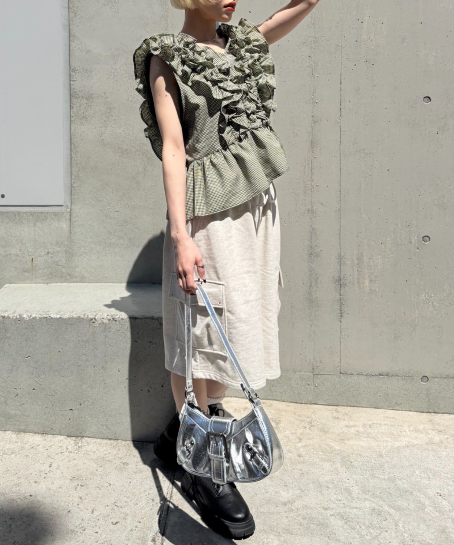 w closet Frilly sleeveless blouse - Image 24