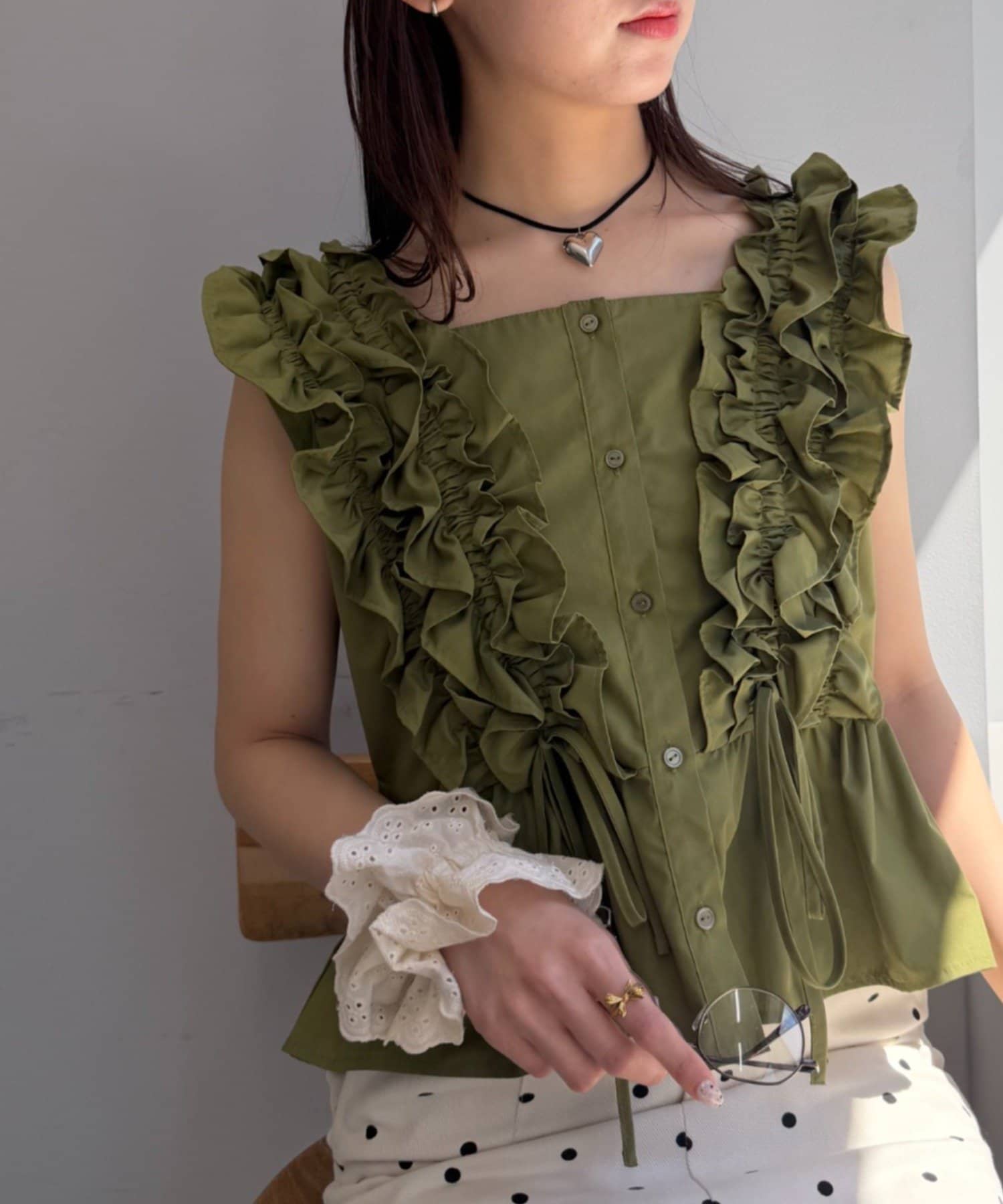 w closet Frilly sleeveless blouse - Image 5