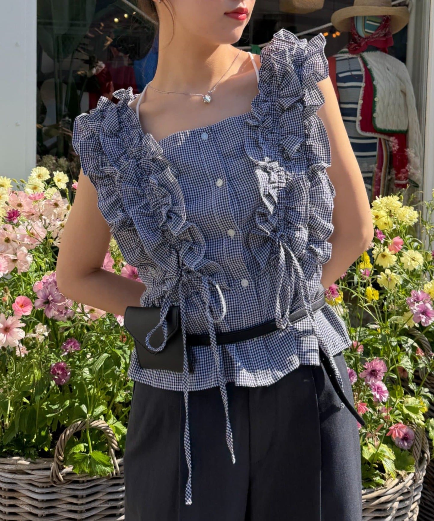 w closet Frilly sleeveless blouse - Image 1