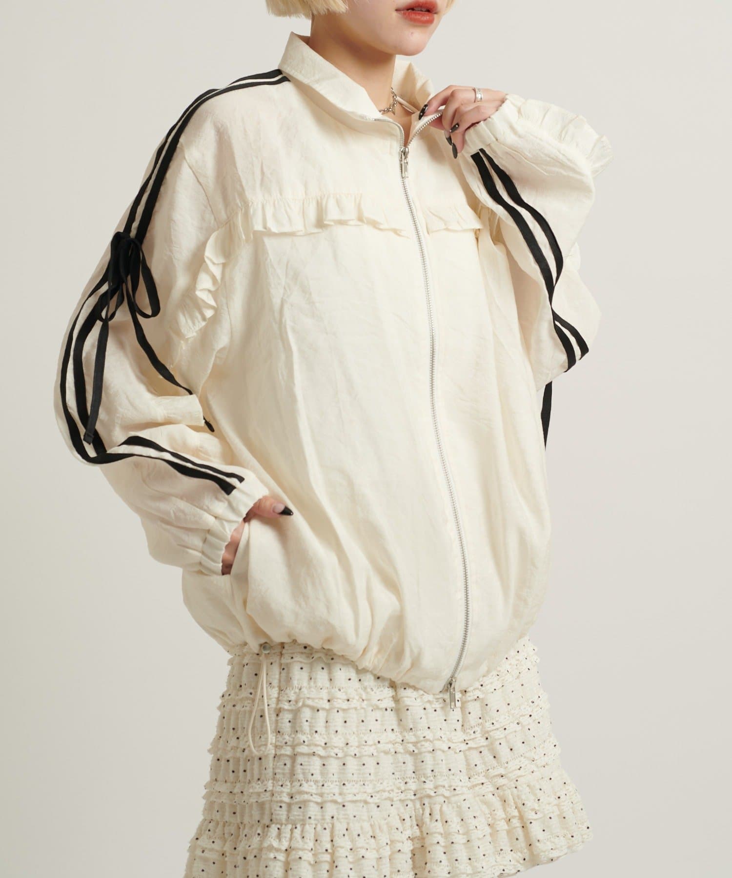 w closet frill line jacket - Image 2