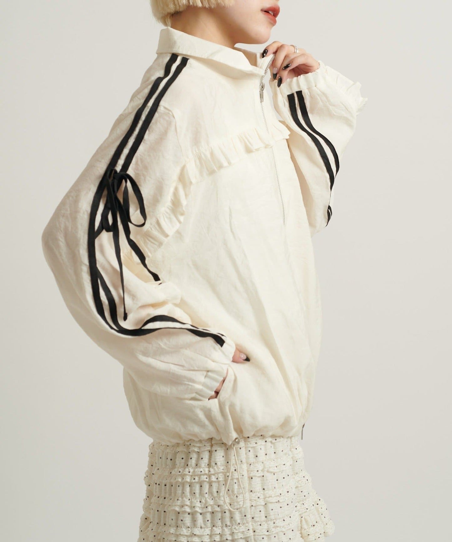 w closet frill line jacket - Image 16