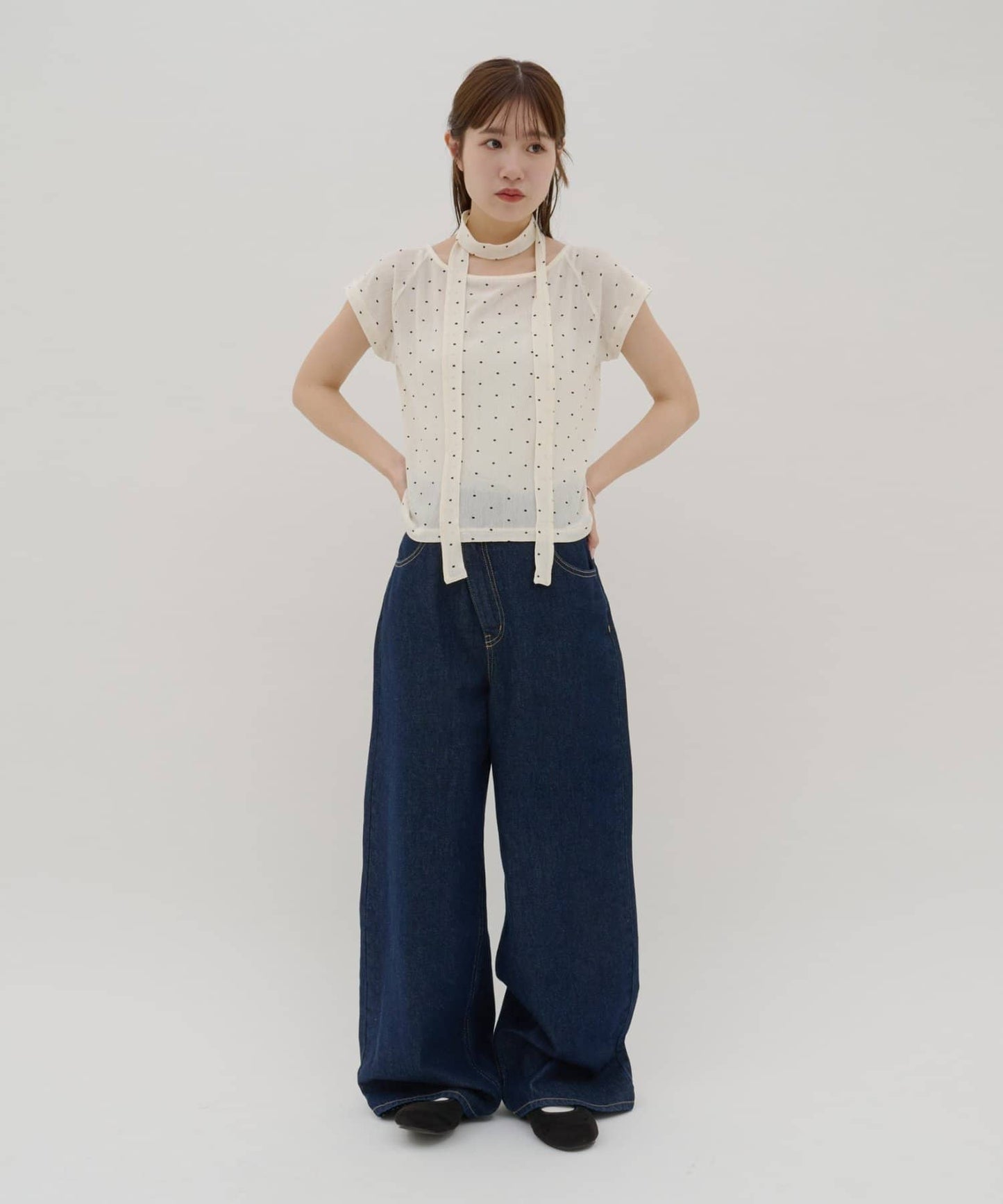 umm. By Discaot 波點Top with choker - Image 17